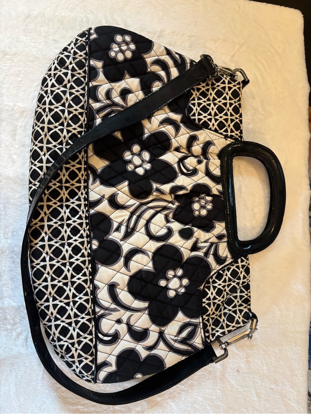 Vera Bradley blac & White Quilted Floral Tote Bag - Stylish Women's Shoulder Bag